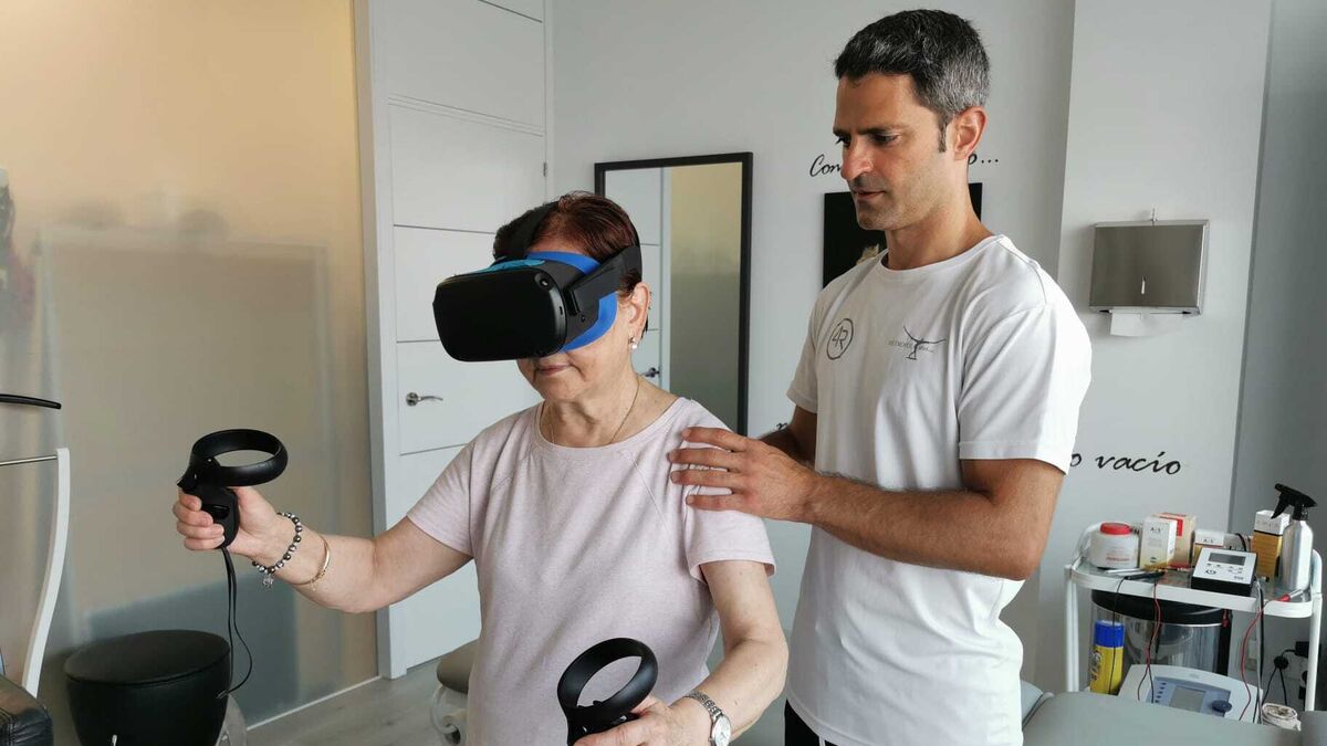 Paciente usando realidad virtual